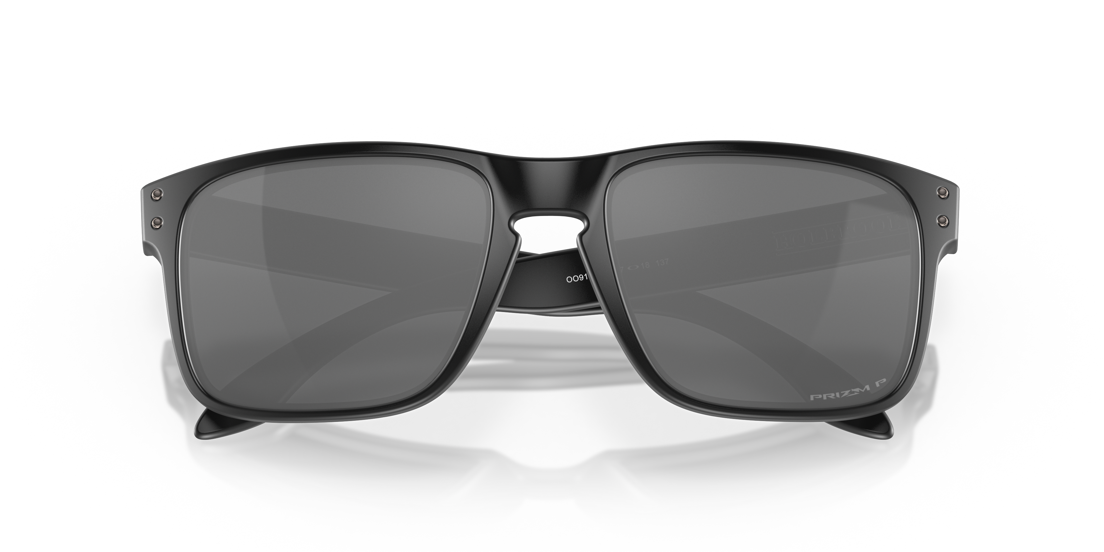 Oakley Holbrook OO9102 in Matte Black / Prizm Black Polarized, front detail view #Colour_Matte Black / Prizm Black Polarized