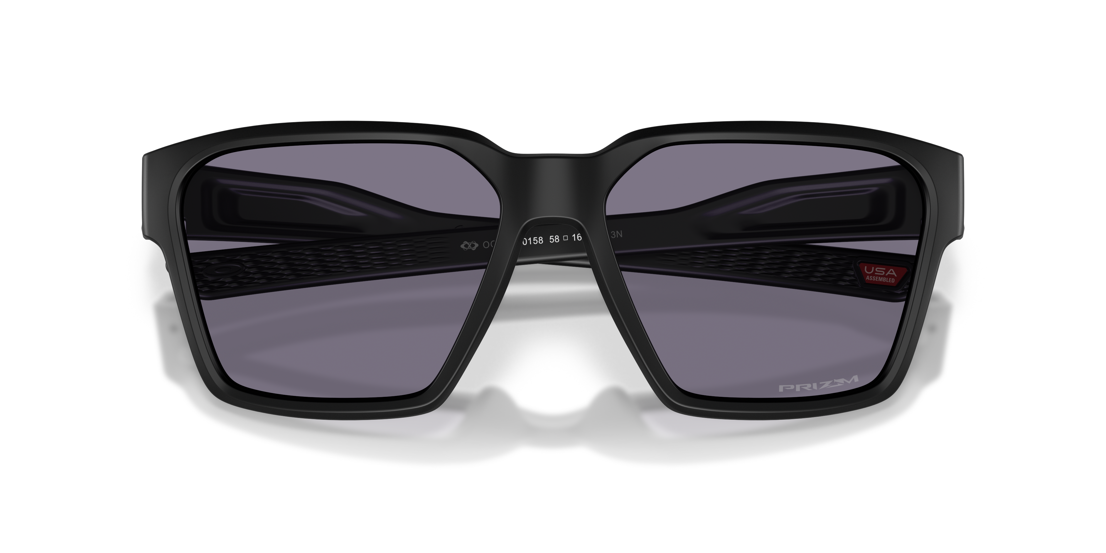 Oakley Briza OO9497 in Matte Black / Prizm Grey, front detail view #Colour_Matte Black / Prizm Grey