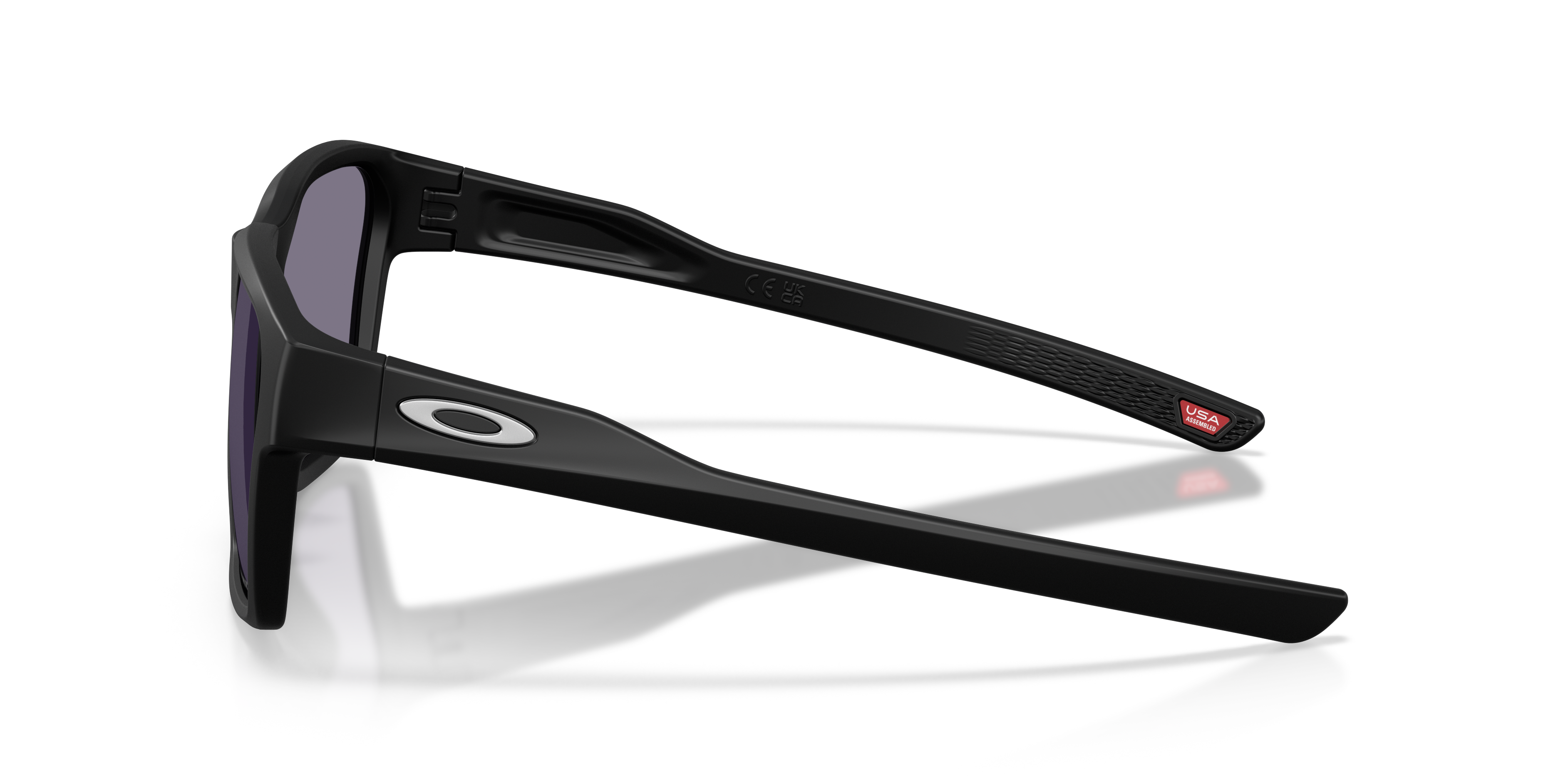 Oakley Briza OO9497 in Matte Black / Prizm Grey, side view #Colour_Matte Black / Prizm Grey
