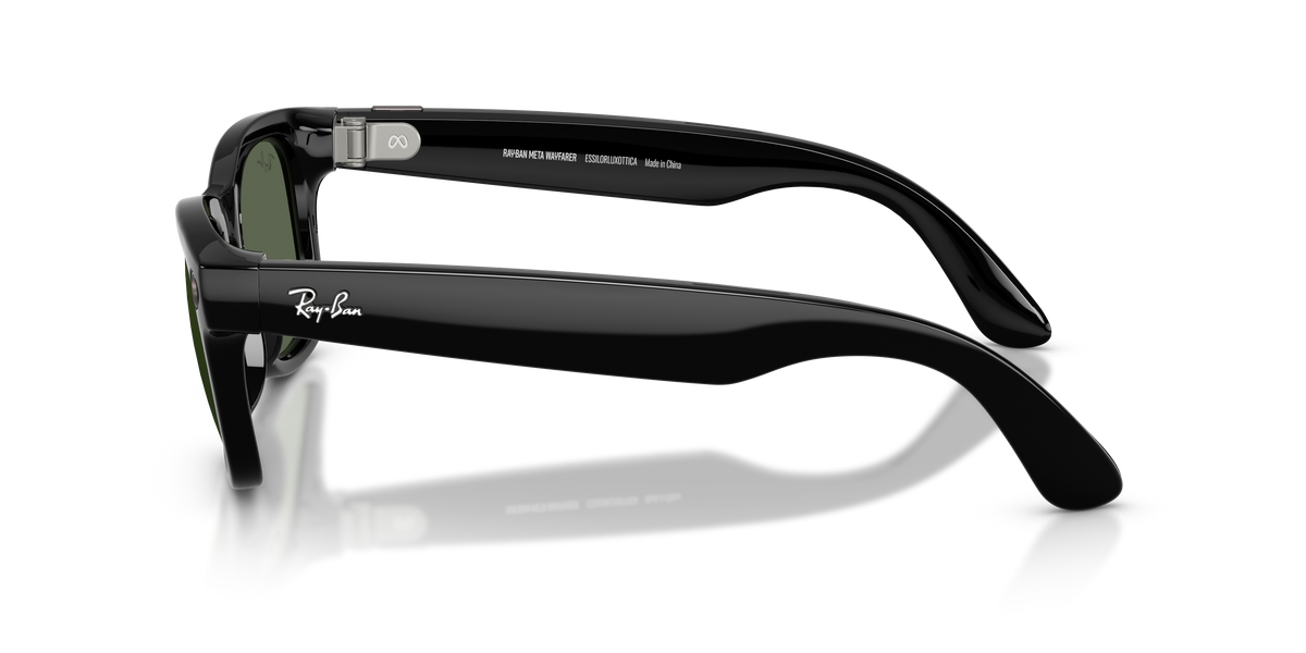 Ray-Ban Meta Wayfarer RW4012 in Shiny Black / G-15 Green, side view #Colour_Shiny Black / G-15 Green (601/71)