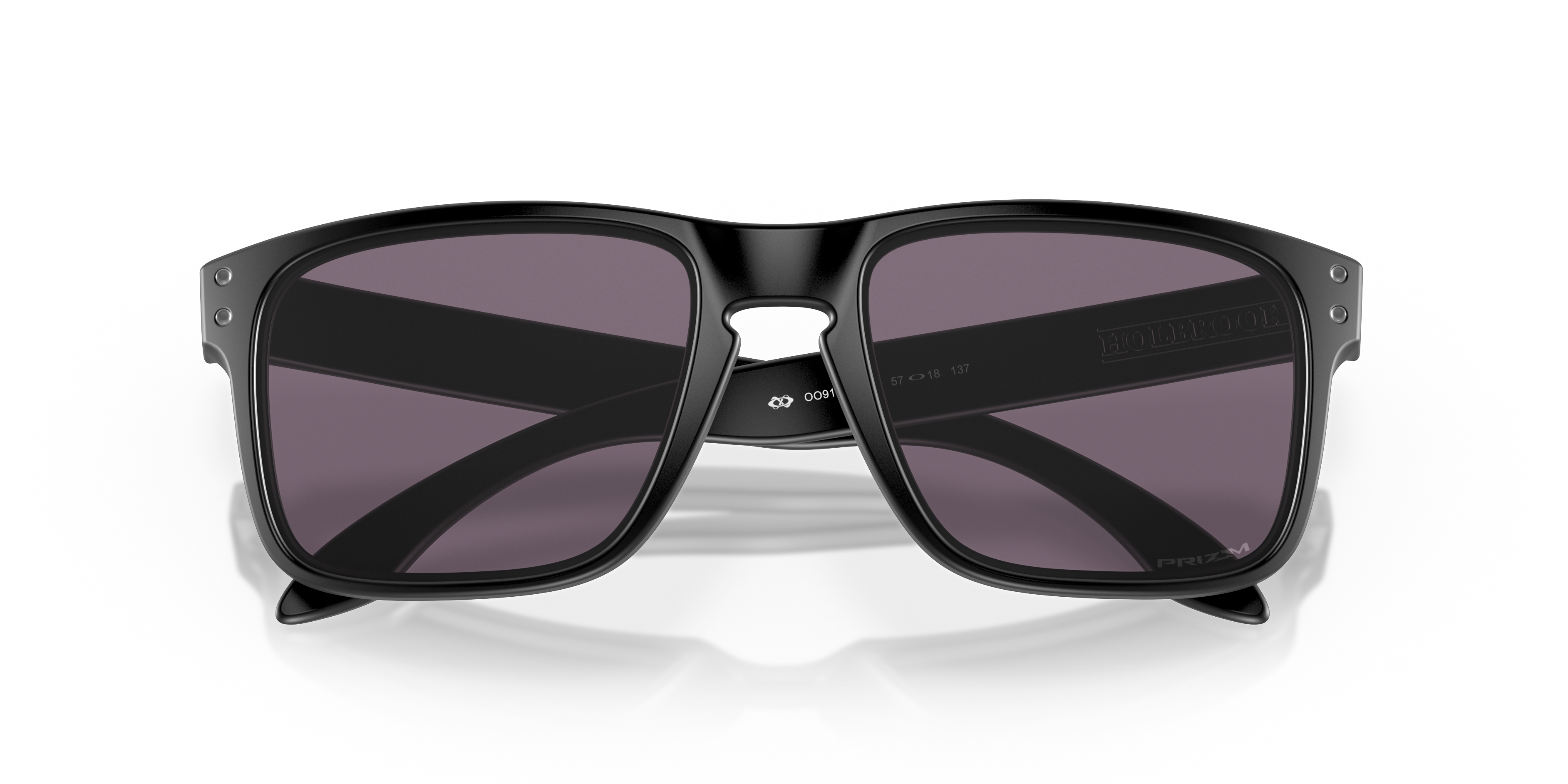 Oakley Holbrook OO9102 in Matte Black / Prizm Grey, front detail view #Colour_Matte Black / Prizm Grey