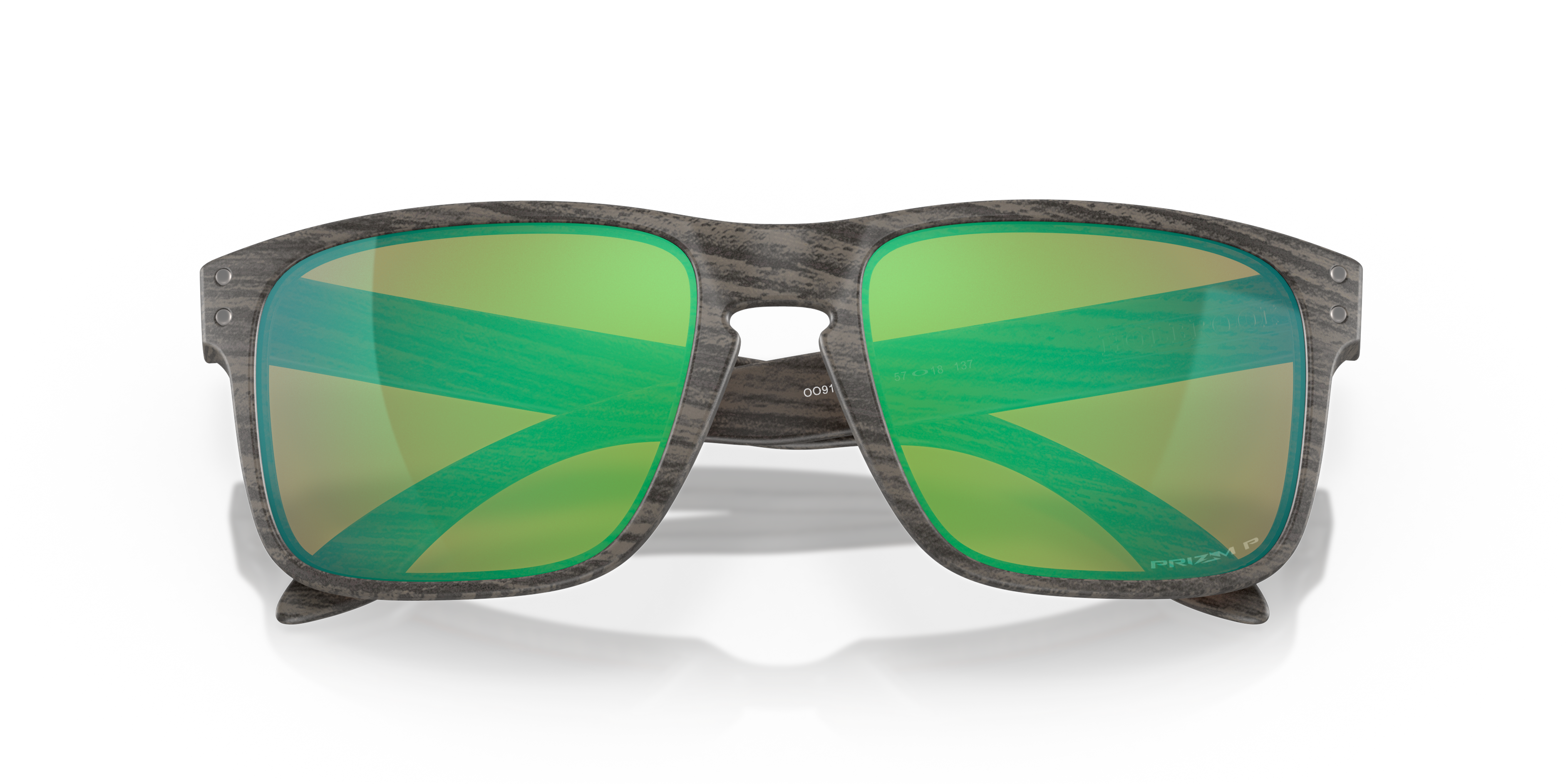 Oakley Holbrook OO9102 in Woodgrain / Prizm Shallow Water Polarized, front detail view #Colour_Woodgrain / Prizm Shallow Water Polarized