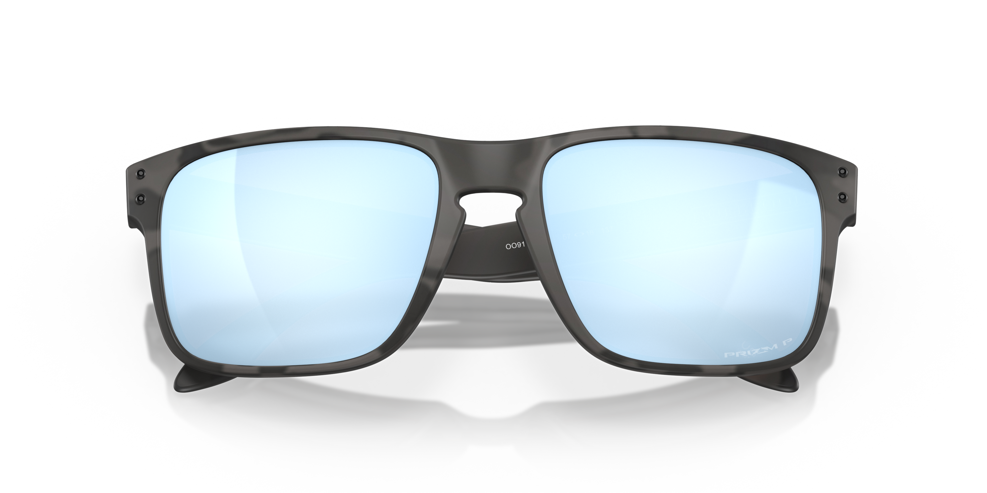 Oakley Holbrook OO9102 in Matte Black Camo / Prizm Deep Water Polarized, front detail view #Colour_Matte Black Camo / Prizm Deep Water Polarized