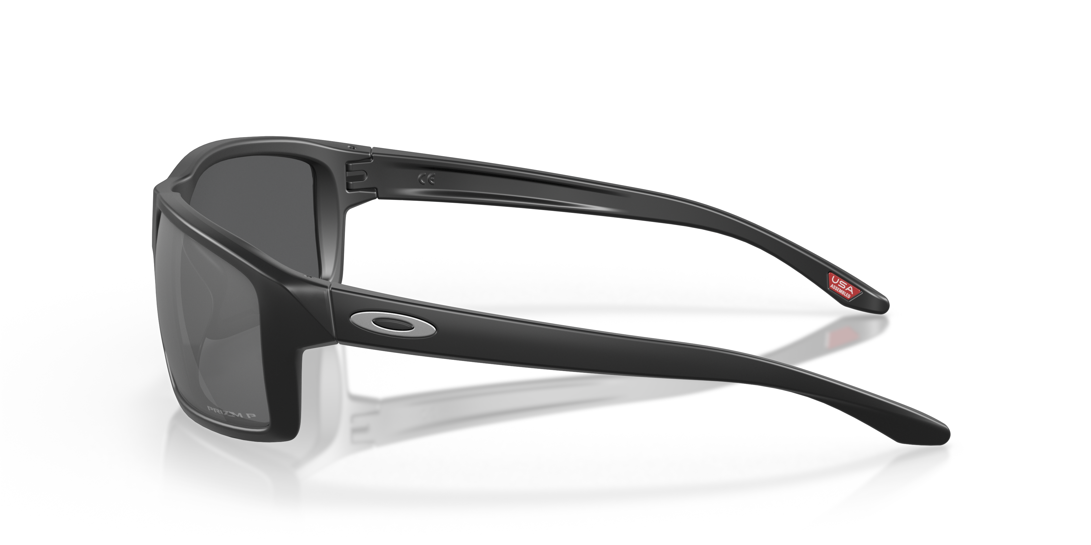 Oakley Gibston OO9449 in Matte Black / Prizm Black Polarized, side view #Colour_Matte Black / Prizm Black Polarized