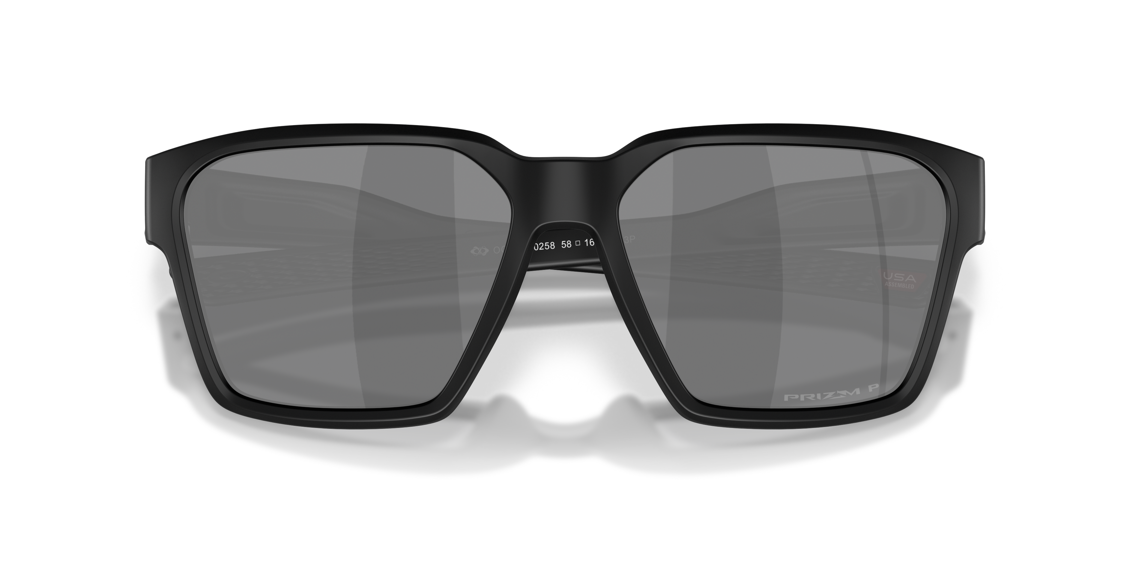 Oakley Briza OO9497 in Matte Black / Prizm Black Polarized, front detail view #Colour_Matte Black / Prizm Black Polarized